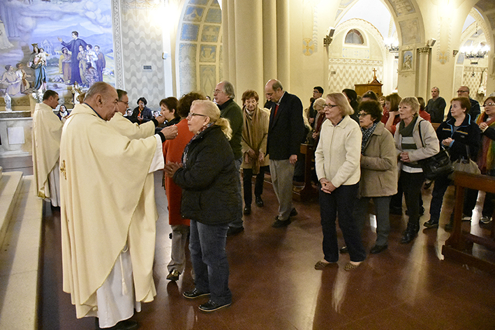 Dos obispos y más de 30 curas en la misa de acción de gracias