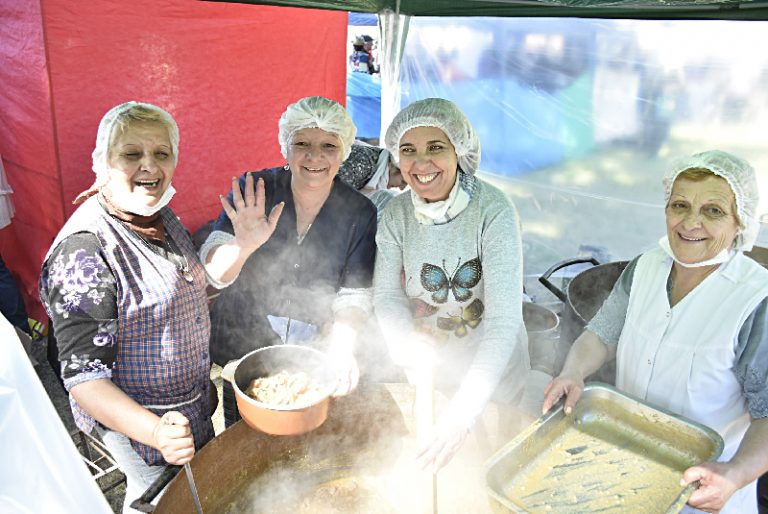 Concurso de locro en Las Playas