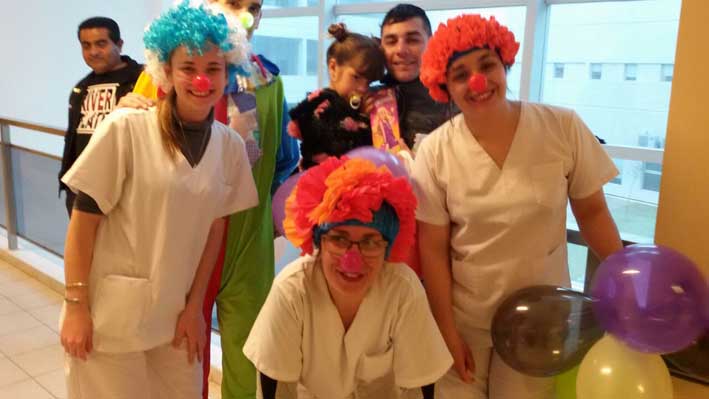 La Escuela de Enfermería del SEP llevó alegría a los pacientes del Pasteur