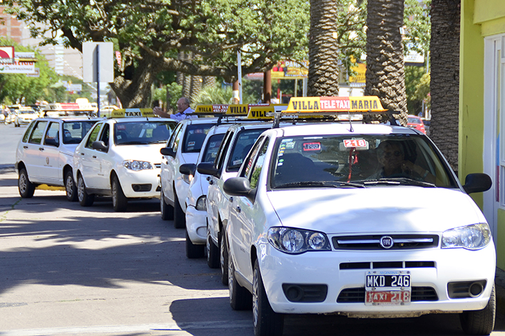 A votar en taxi: cada vez menos unidades para partidos políticos