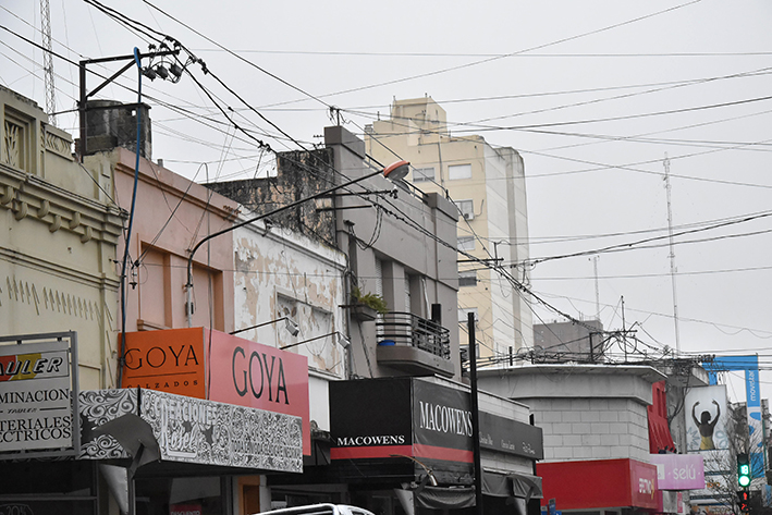 Los servicios y sistemas deberán prestarse por cableado subterráneo