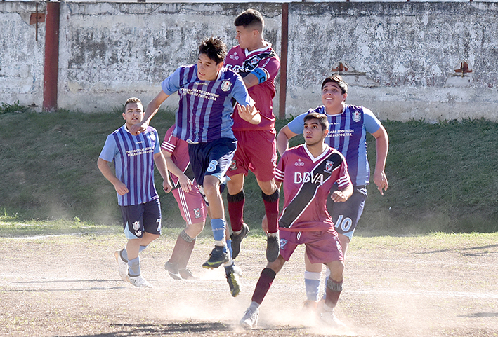 Unión cortó un largo invicto de Rivadavia