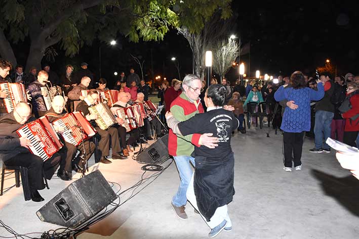 Emocionante homenaje a Horacio Cabezas y Oscar Lucarelli