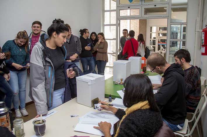 Cassetta fue reelecto en Básicas  y el oficialismo cosechó triunfos