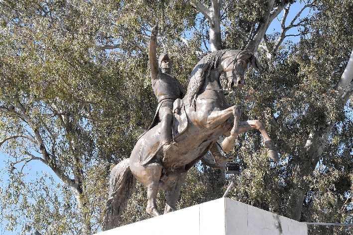 Una historia «monumental»