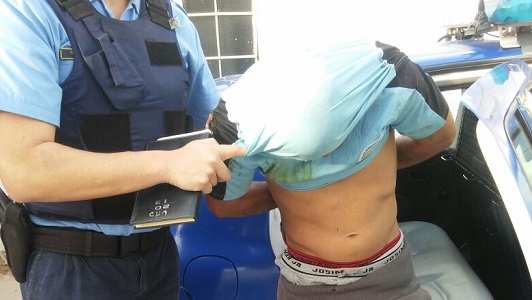 Detenido por robo y lesiones Detenido por robo y lesiones