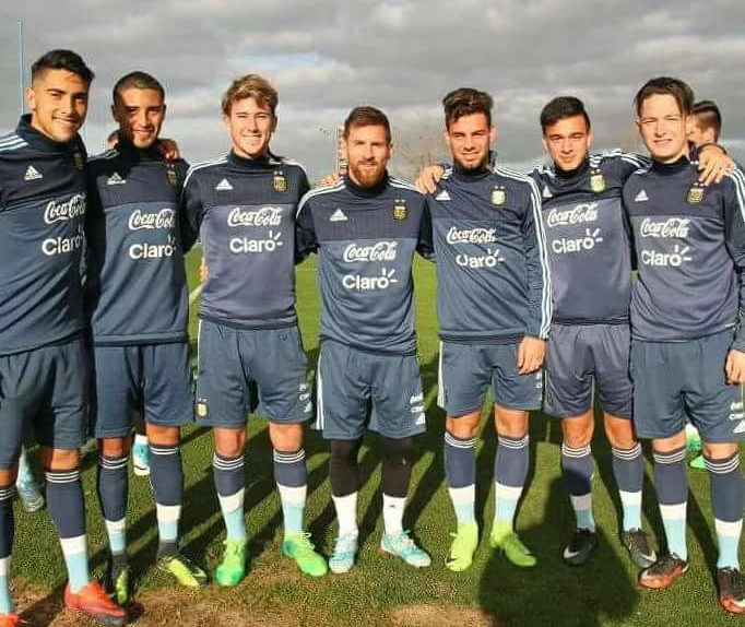 Futbolistas locales, sparrings del seleccionado