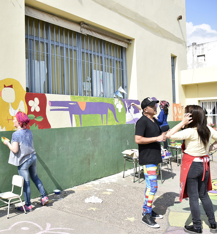 Un mural en el Jardín del Bianco con Mario Lange