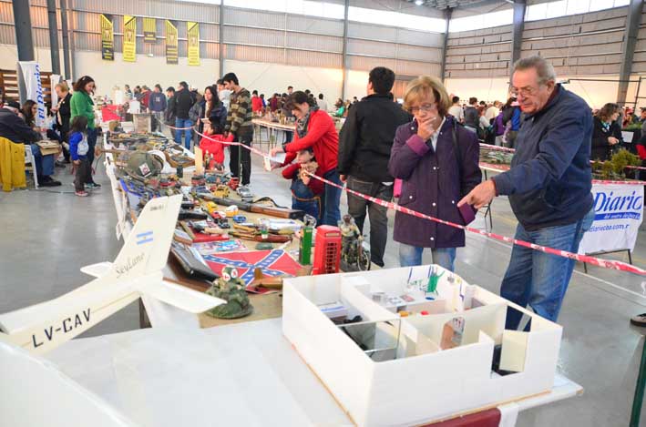 Una muestra de pequeña y gran escala