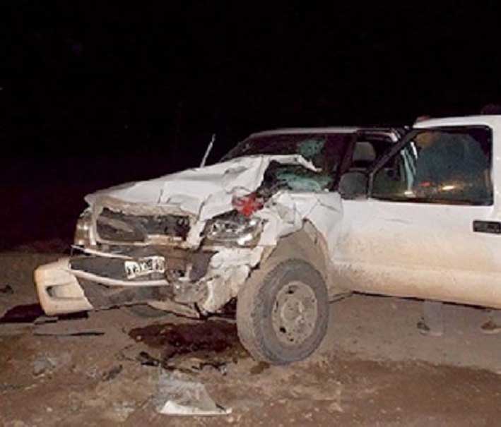 Murió un hombre al chocar una pick up y una máquina vial