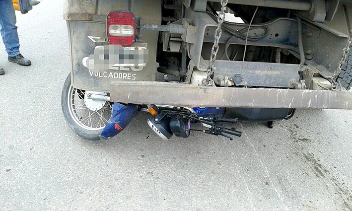 Cuatro motociclistas heridos, dos de ellos con fracturas expuestas