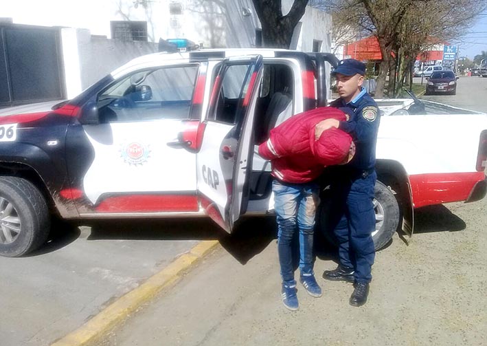 Volvieron a entrar intrusos, ayer, al viejo edificio del Hospital Pasteur: un detenido