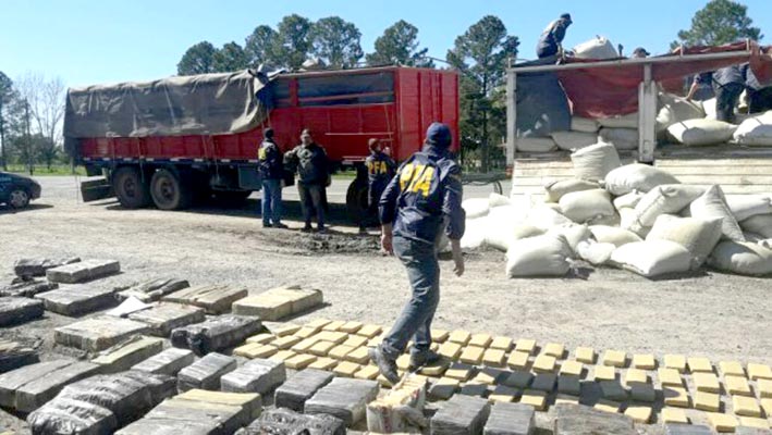 Secuestraron 10 mil kilos de marihuana en Entre Ríos