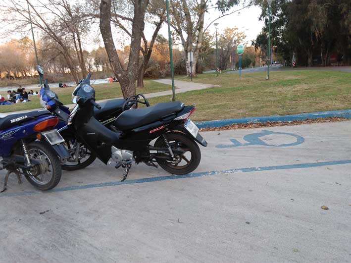 El circular en moto sin casco fue la segunda falta más detectada