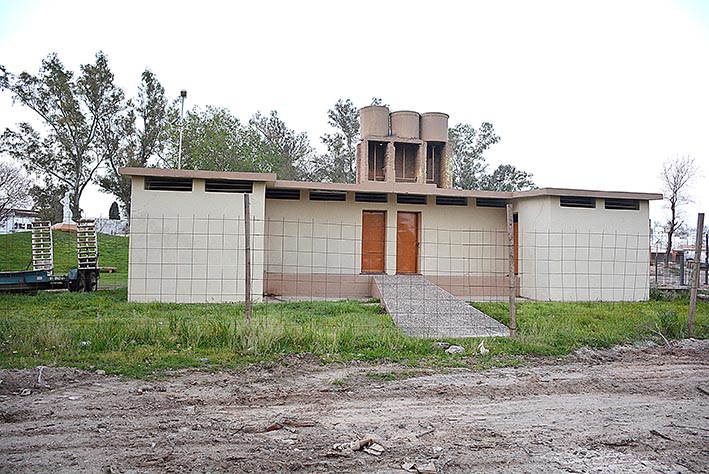 Proponen la construcción de baños públicos en la costanera