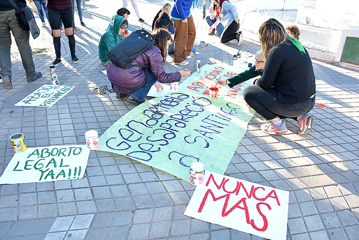 El aborto sigue generando debate