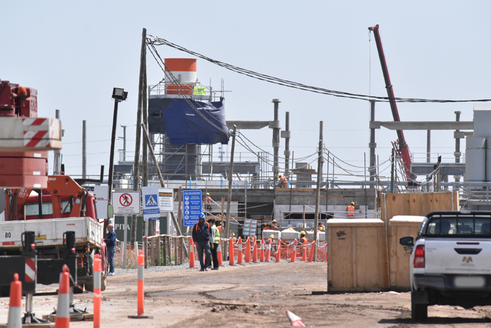 Conformaron una asamblea contra la central y piden el cese de las obras