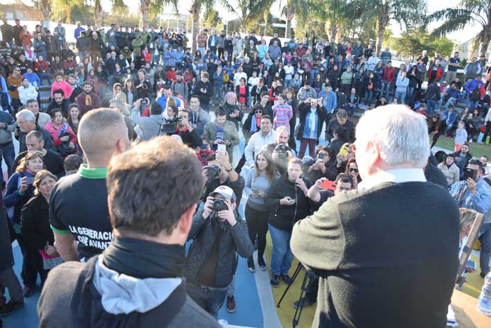 Axel Kicillof convocó una  multitud en el Teatrino