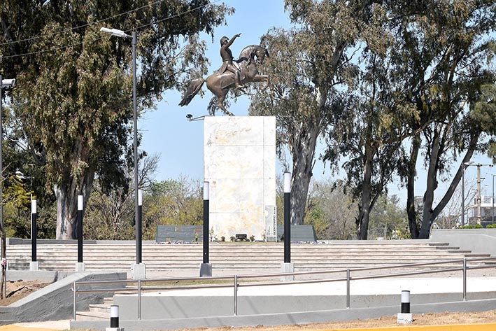 Acerca del monumento a San Martín