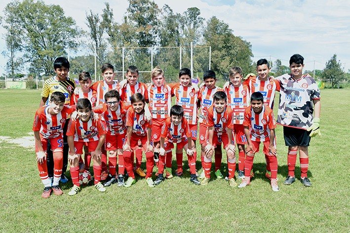 Alumni demostró su poderío en el clásico