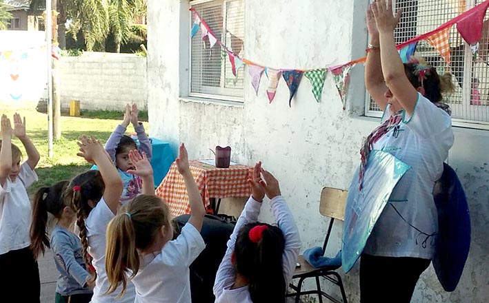 Abordan la salud integral en escuelas rurales mediante juegos