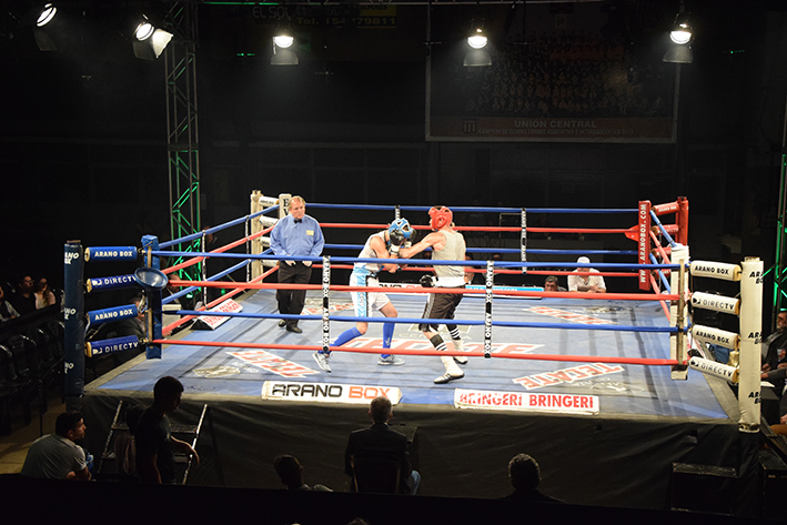 Noche de guantes en Unión Central