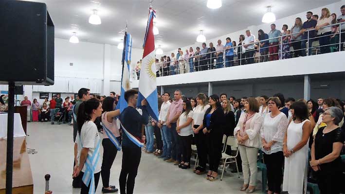 Se graduaron 150 estudiantes en el Inescer