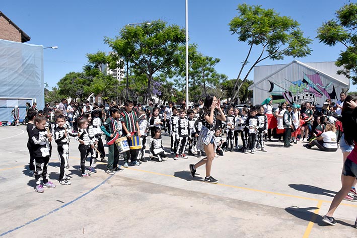 La Alberdi también festejó los 150 años de la Villa