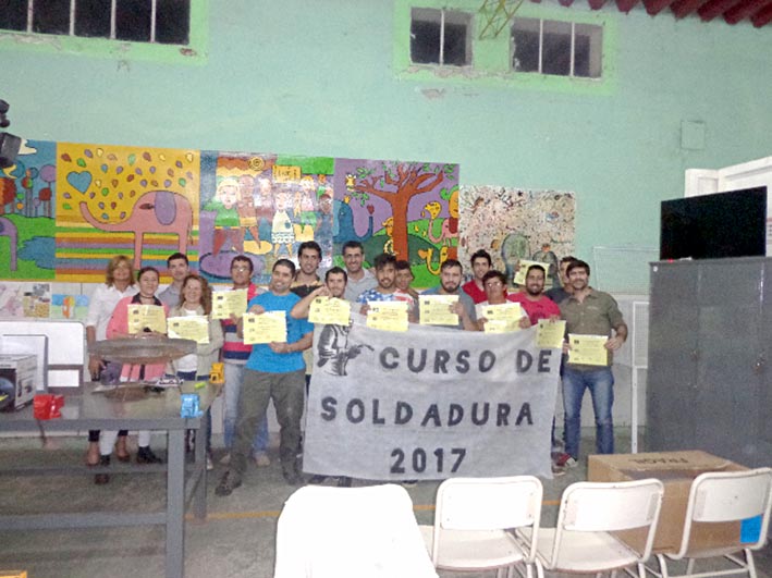 Finalizó el curso de soldadura básica