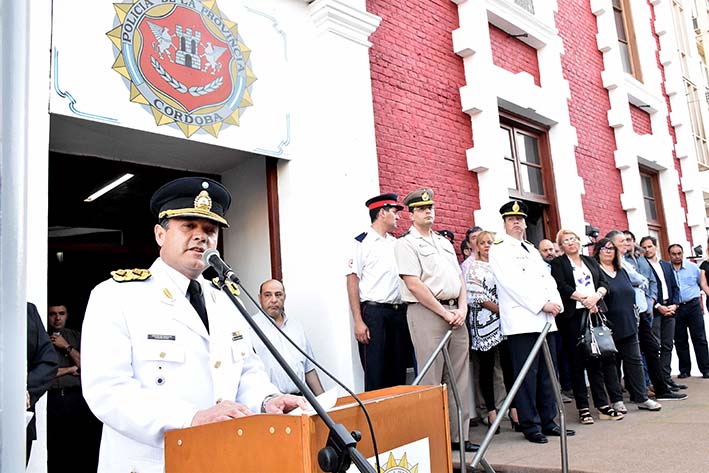 Luis González: “Hoy necesitamos  policías con mayor capacitación”