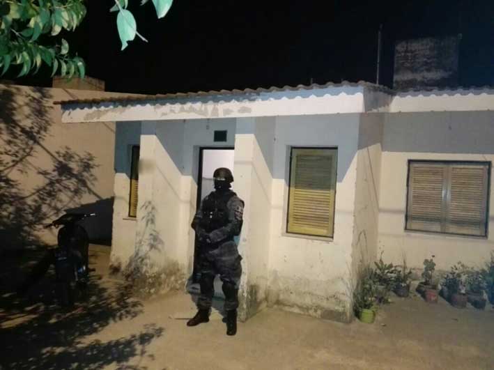 Dos jóvenes hermanos fueron  detenidos por vender marihuana