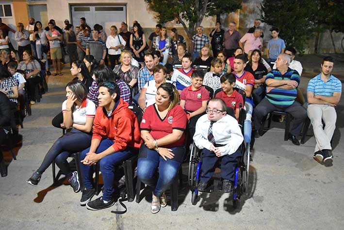 Más de 80 villanovenses fueron galardonados por el Concejo