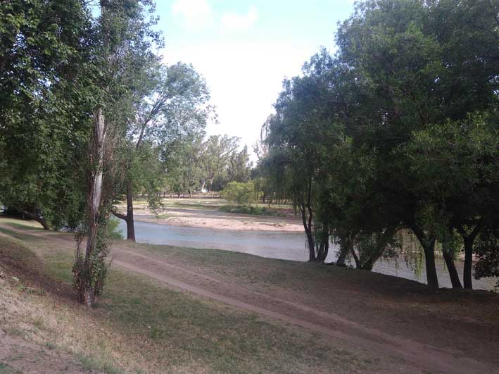 El río, con poca agua