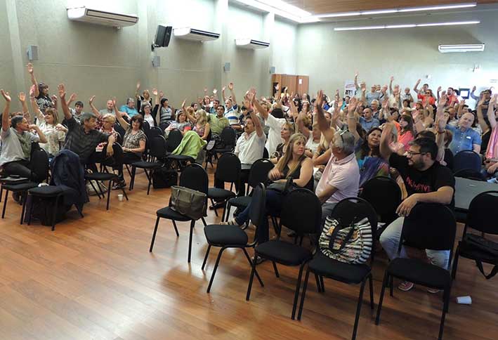 Docentes resistirán el pacto fiscal