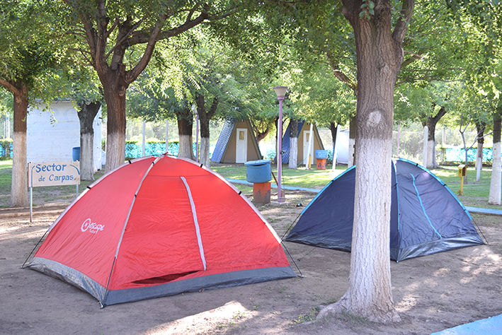 Acampar en la Villa es más caro que hacerlo en ciudades serranas