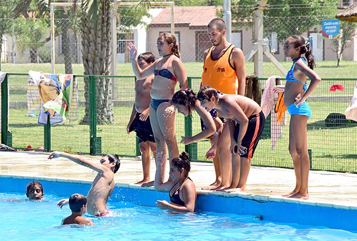 Inician las escuelas municipales de verano