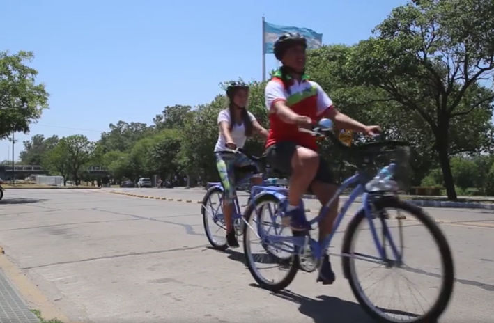 A pasear en bici por la costanera