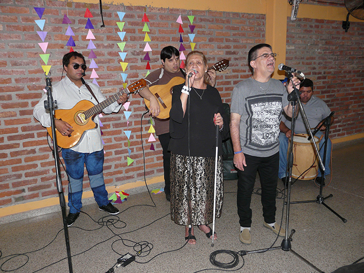El Centro de Rehabilitación Enrique Elissalde cerró su actividad anual con una fiesta