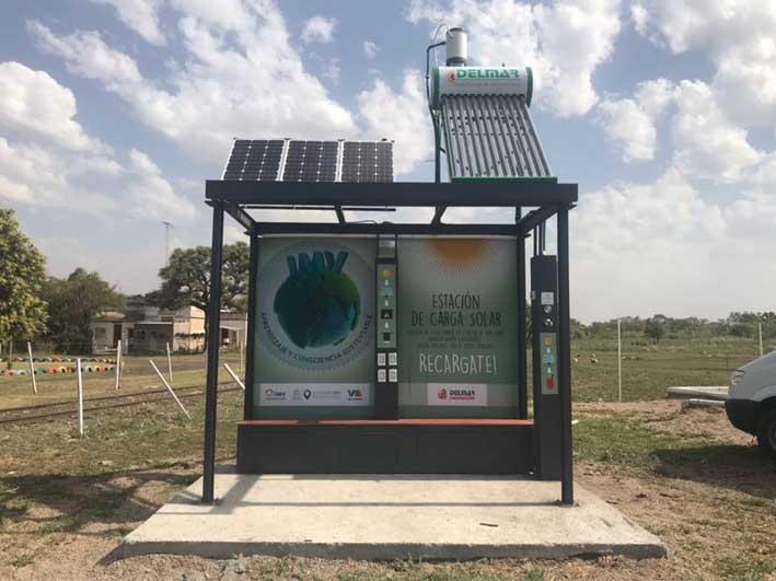 Recreación y aporte de carga solar en Las Playas