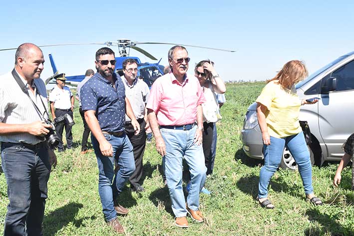 Schiaretti inauguró la red de gas y firmó por un tercio de la ruta