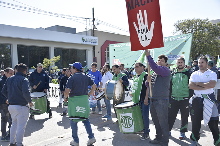 El reclamo por los despidos se unió al rechazo de la reforma previsional