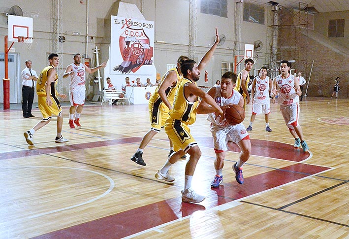 Central Argentino perdió y se complicó