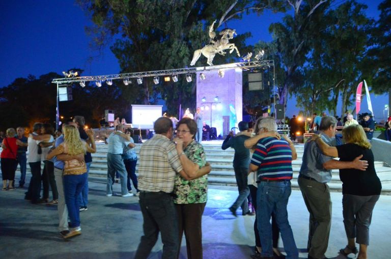 Imágenes de la 2da noche de tango en la explanada