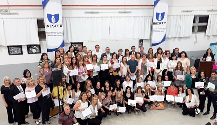 Más de 70 docentes se especializaron en conducción y gestión educativa Más de 70 docentes se especializaron en conducción y gestión educativa
