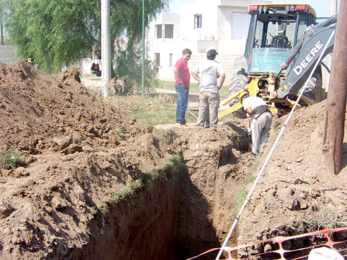 Retomaron obras de desagües en tres barrios de la ciudad