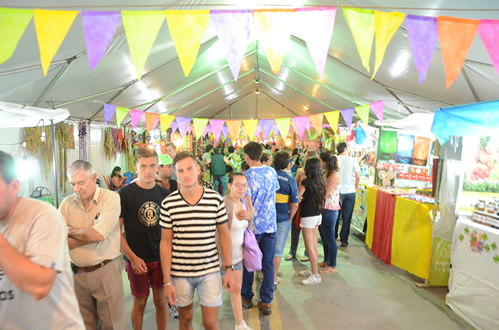 Esta noche comienzan las peñas y ya se palpita el inicio del Festival