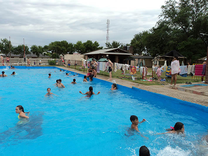 Intensa actividad en la Escuela Municipal de Verano Arco Iris