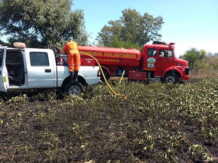 Bomberos sofocaron incendio en un campo