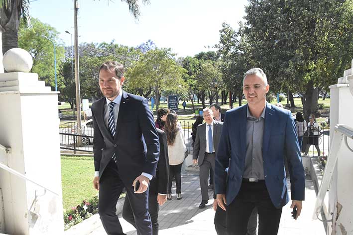Al abrir sesiones, Gill anunciará un programa de acceso al suelo Al abrir sesiones, Gill anunciará un programa de acceso al suelo