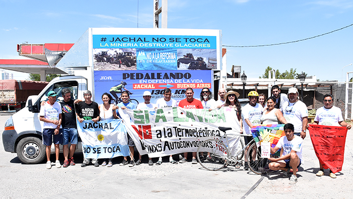 Pasaron los ciclistas con la sensación de estar defendiendo “a todo el país”